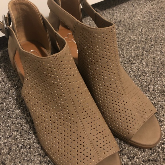 Jessica Simpson Shoes - Jessica Simpson Open Tor Ankle boots